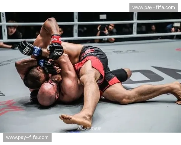 【巅峰对决】徐琰vs小光头：谁是新一代格斗传奇？